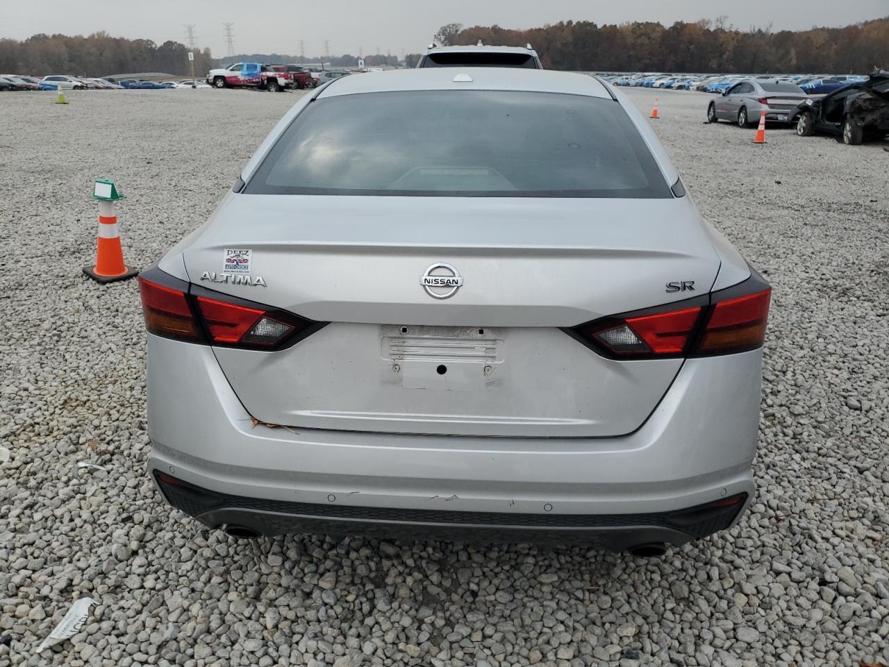 2020 Niss Altima