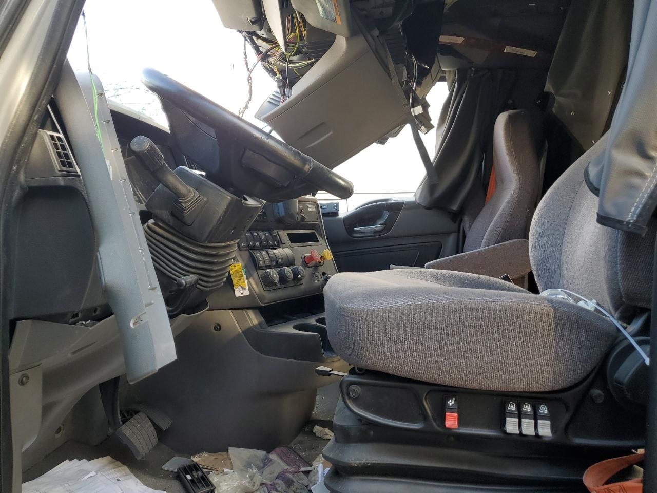 2022 International LT625