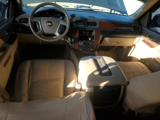 2014 Chevrolet Suburban C1500 lt