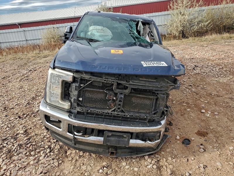 2017 Ford F250 Super Duty Flatbed Truck