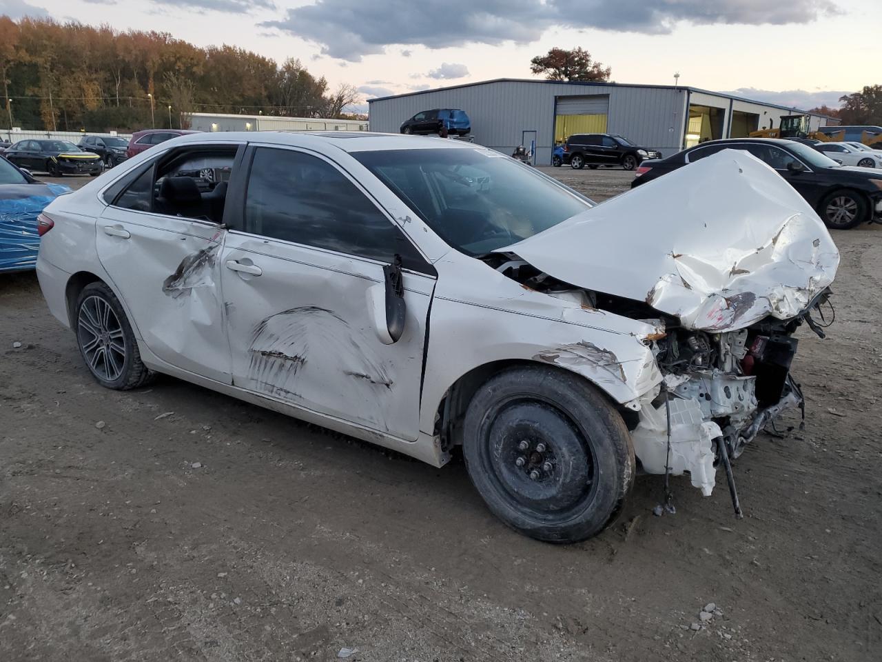 2016 Toyota Camry le