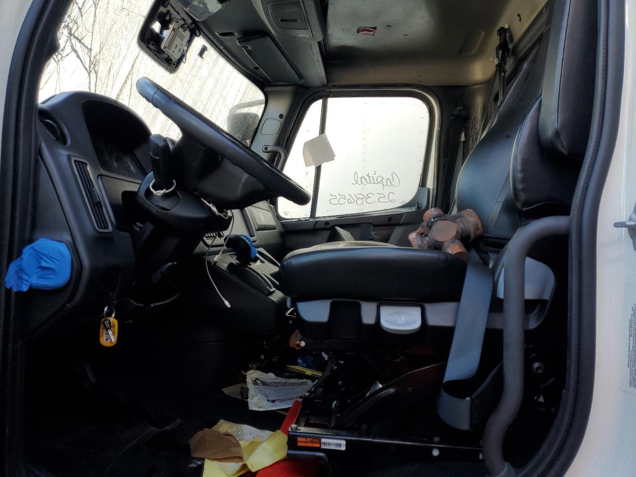 2025 Freigliner 2025 Freightliner Business Class M2 Refrigerated B