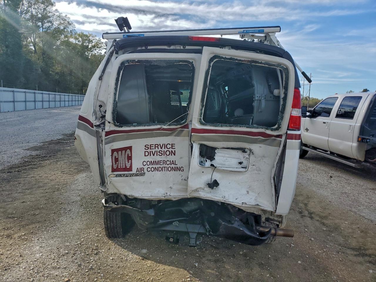 2023 Chev Express G3500