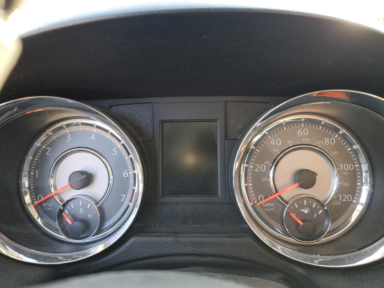2012 Chrysler Town & Country Touring l