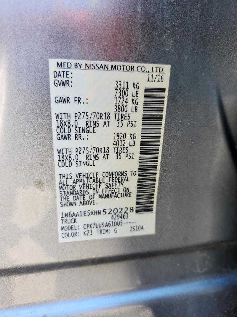 2017 Nissan Titan sv