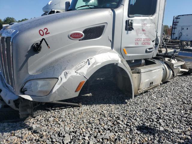 2019 Peterbilt 579 Semi Truck
