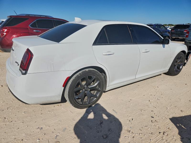 2022 Chrysler 300 s