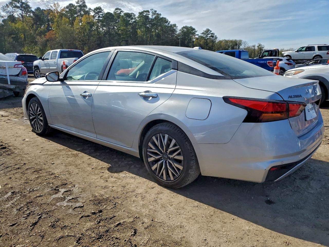 2024 Nissan Altima sv