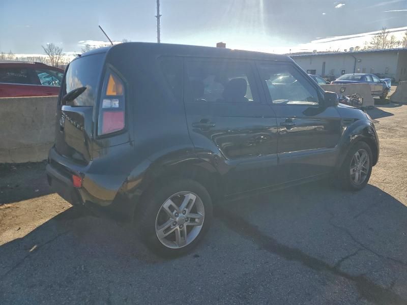 2011 KIA Soul +