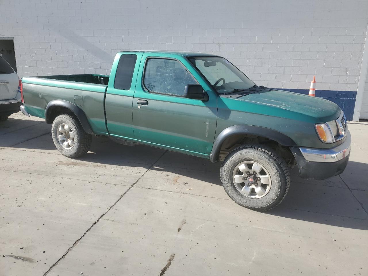 2000 Nissan Frontier King cab xe