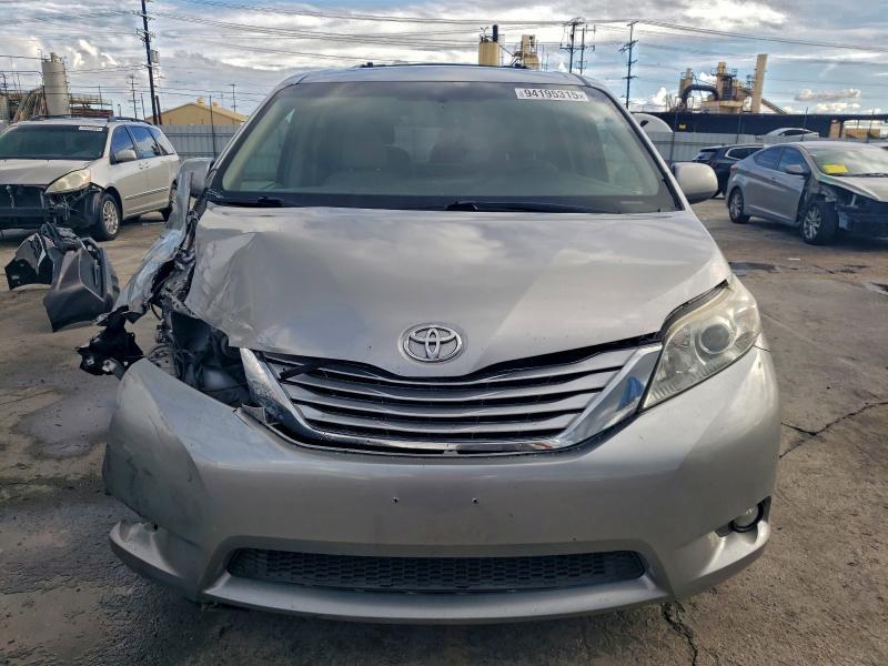 2016 Toyota Sienna xle
