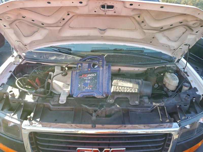 2017 GMC Savana Utility / Service van