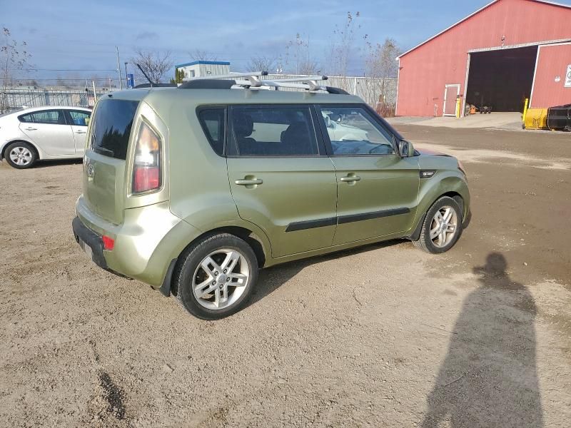 2011 KIA Soul +