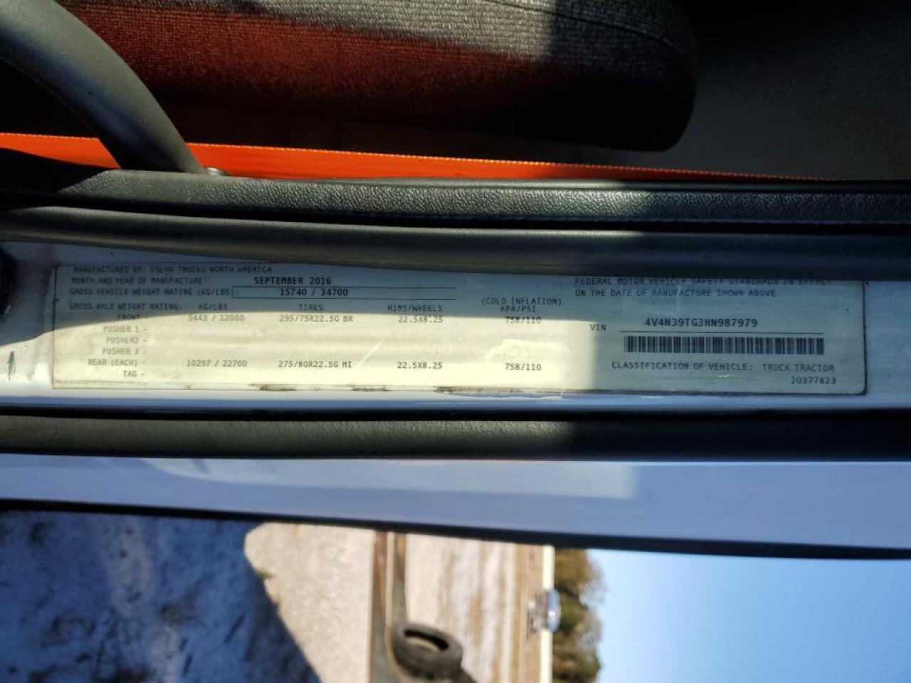 2017 Volvo VNL Semi Truck