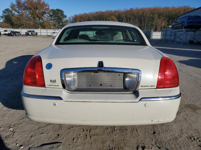 2005 Lincoln Town car Signature Limited