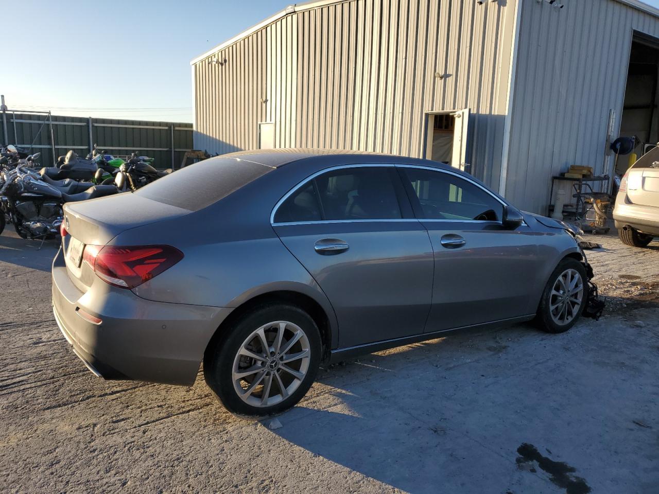 2019 Mercedes-Benz A 220