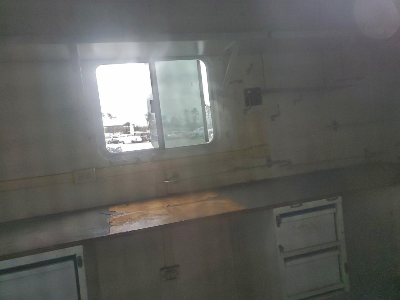 2006 Feathrlite 2006 Featherlite Fiber Optic Splicing Trailer