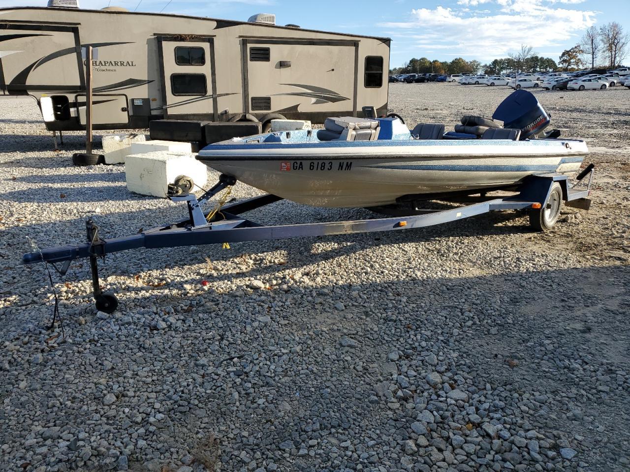 1986 Dyna Track 180 Boat