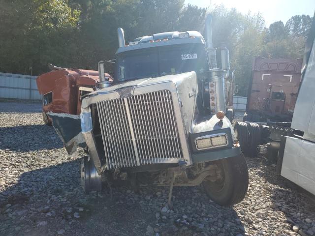 2001 Western Star 4900 Semi Truck