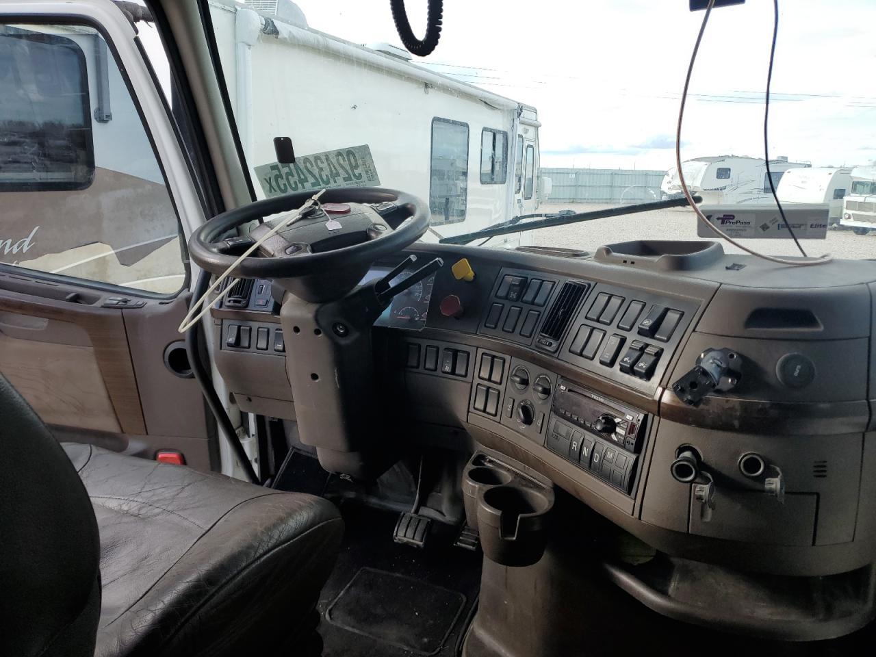 2017 Volvo VNL Semi Truck