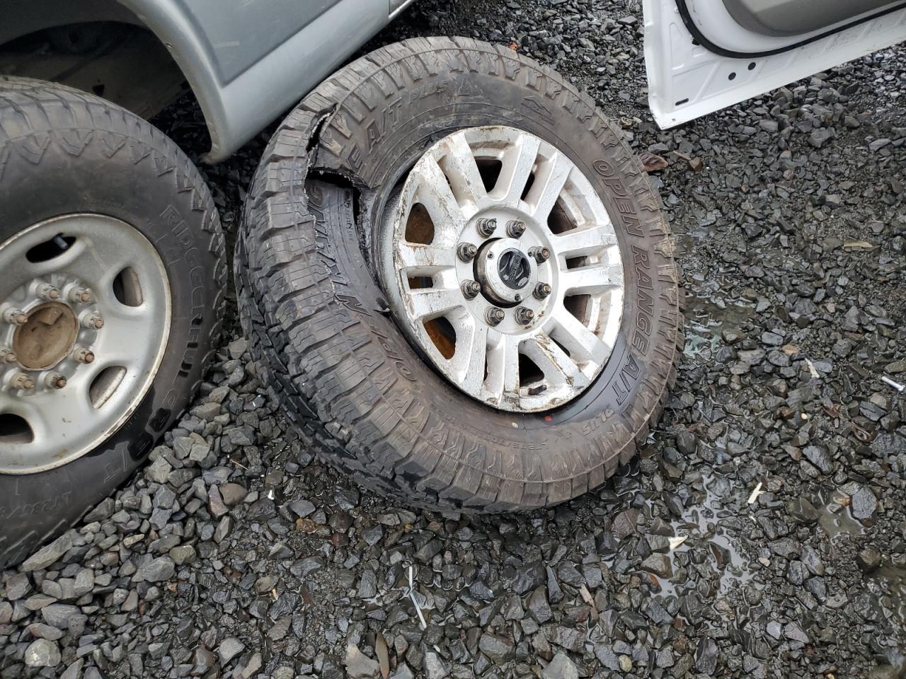 2019 Ford F350 Super Duty Flatbed Truck