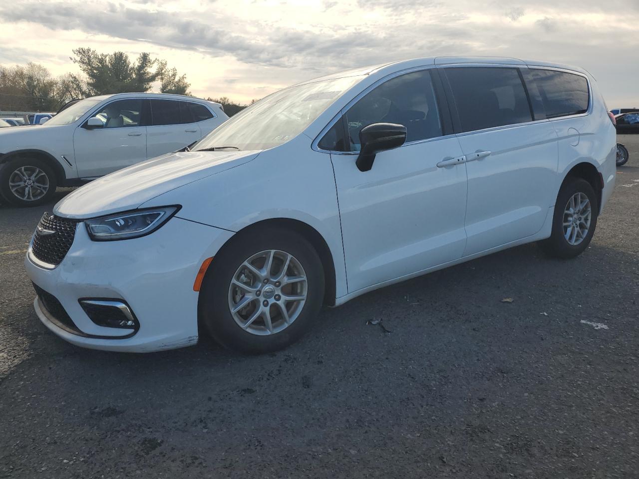 2024 Chrysler Pacifica Touring