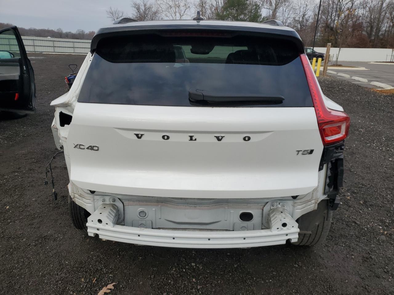 2021 Volvo Xc40 T5 R-design