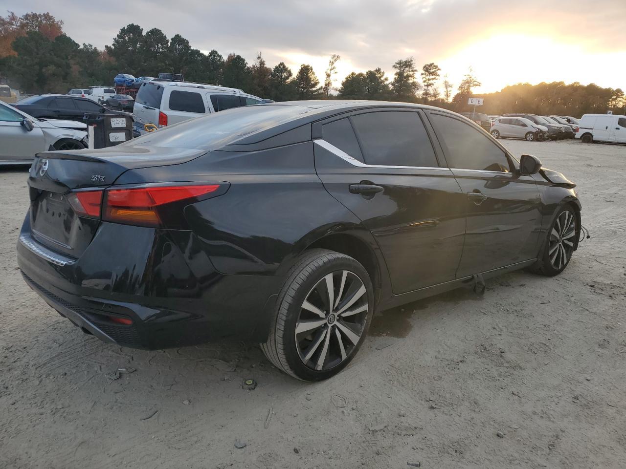 2021 Nissan Altima sr