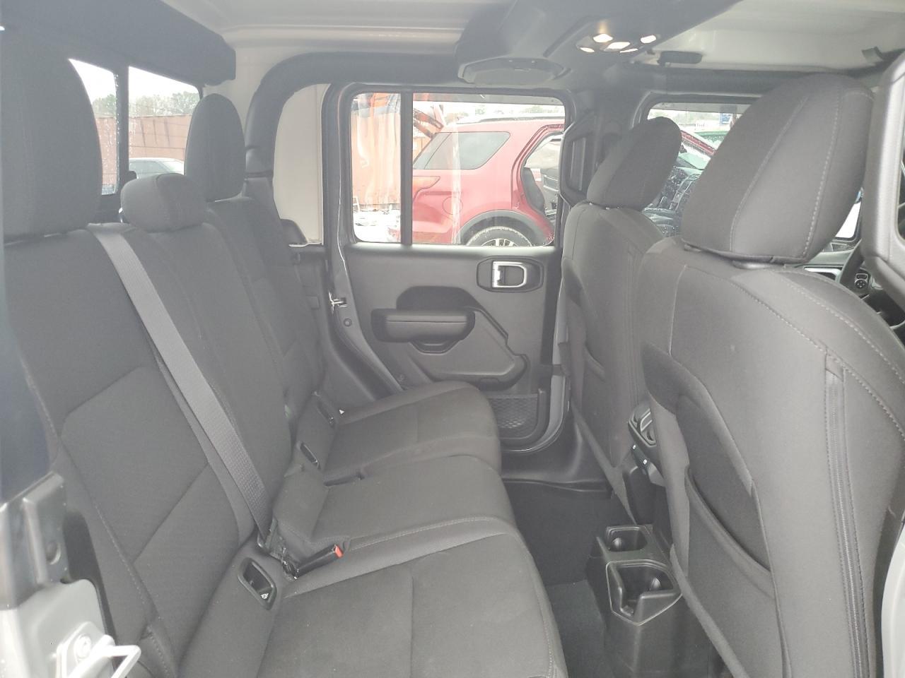 2022 Jeep Gladiator Sport