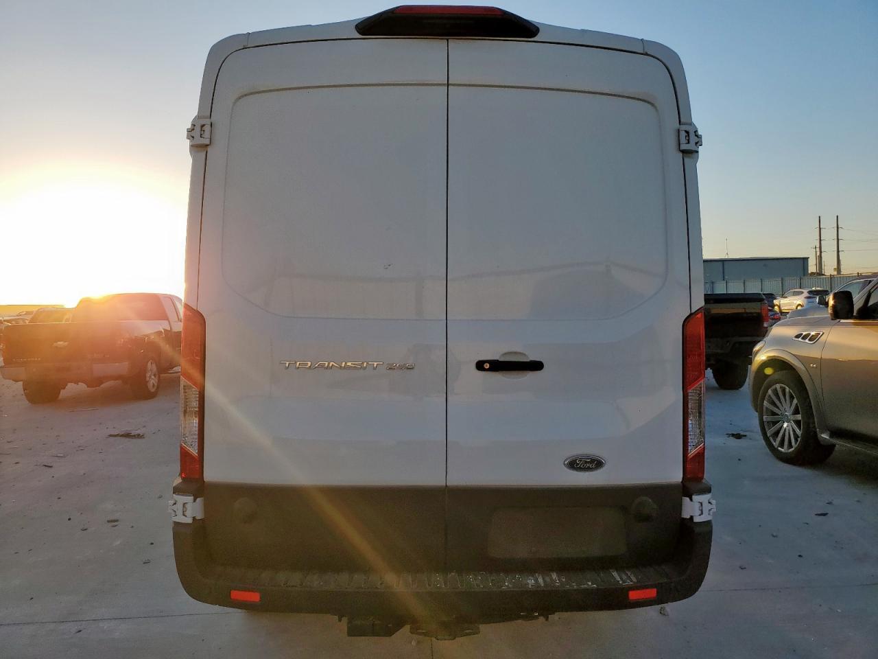 2024 Ford Transit T-250