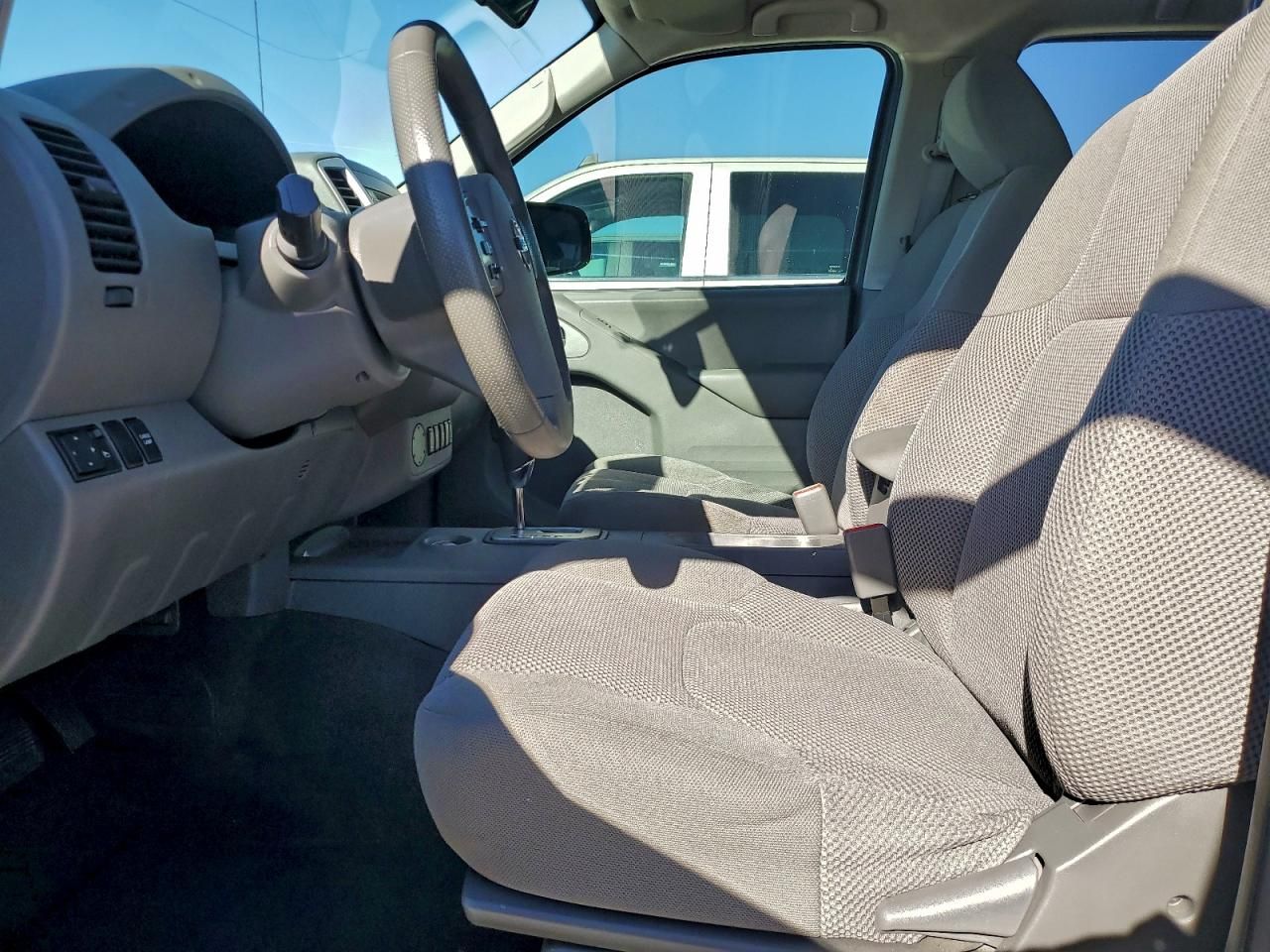 2021 Nissan Frontier s