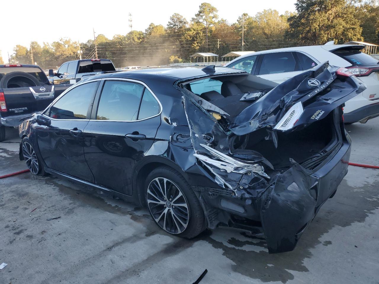 2020 Toyota Camry se