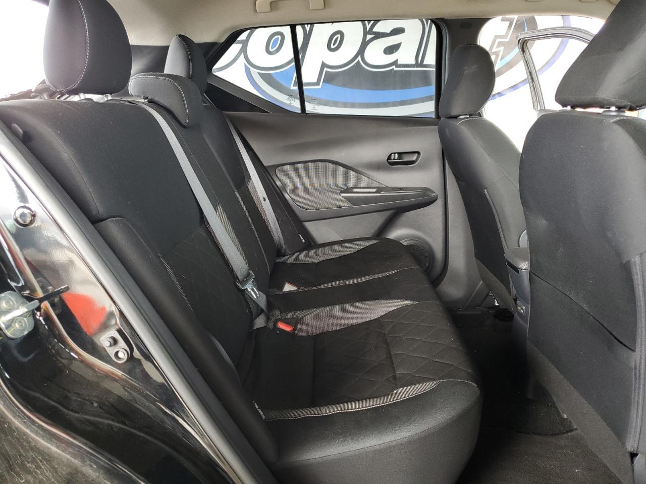 2020 Nissan Kicks s