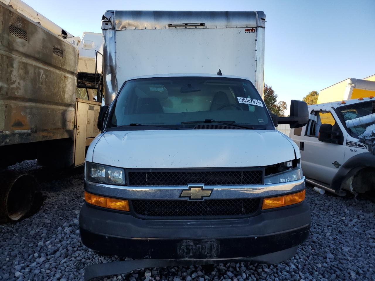 2020 Chev Rolet Express G4500 BOX Truck