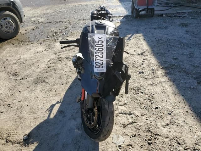 2025 Kawasaki Zx1002 m