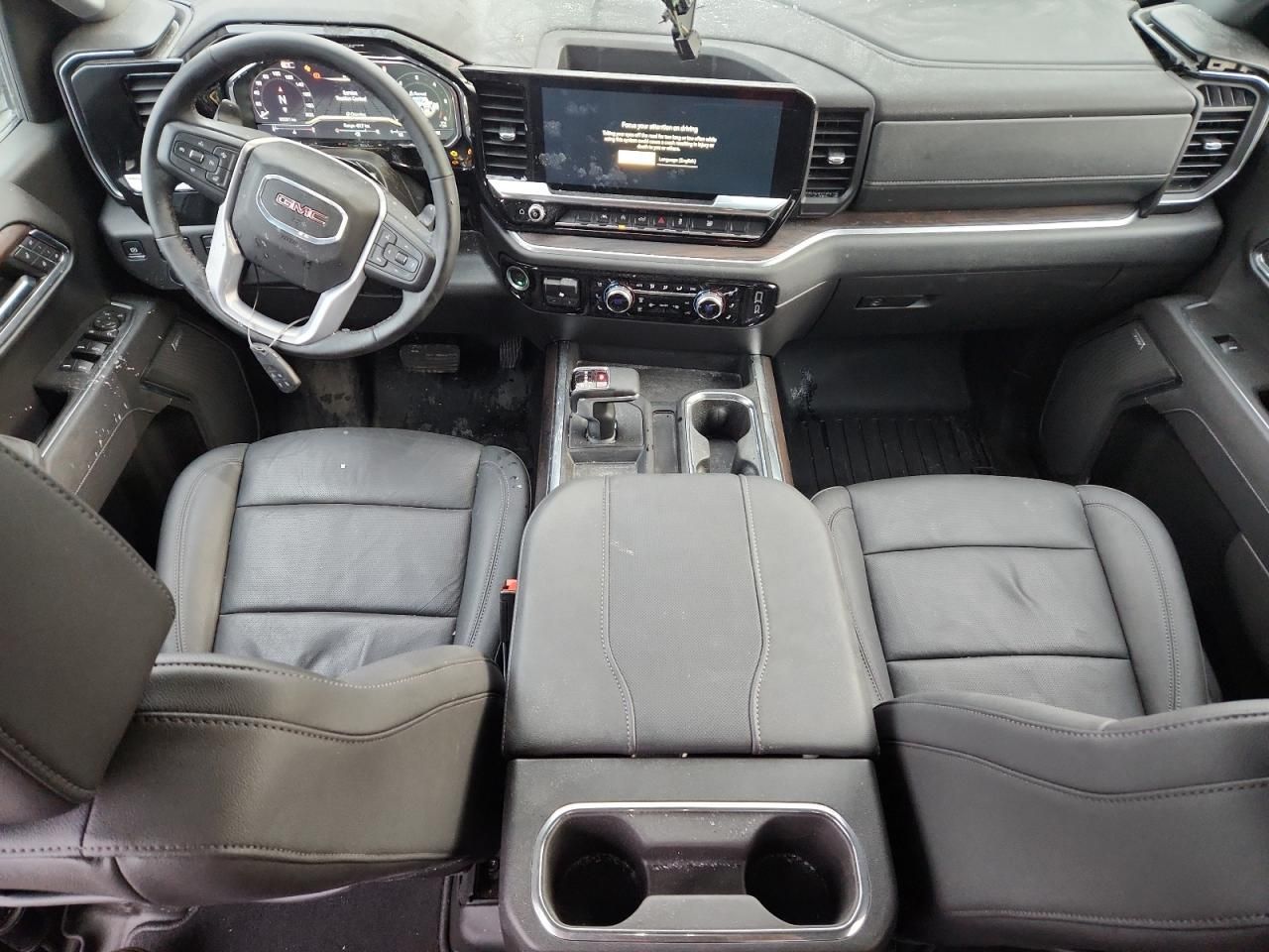 2025 GMC Sierra K1500 slt