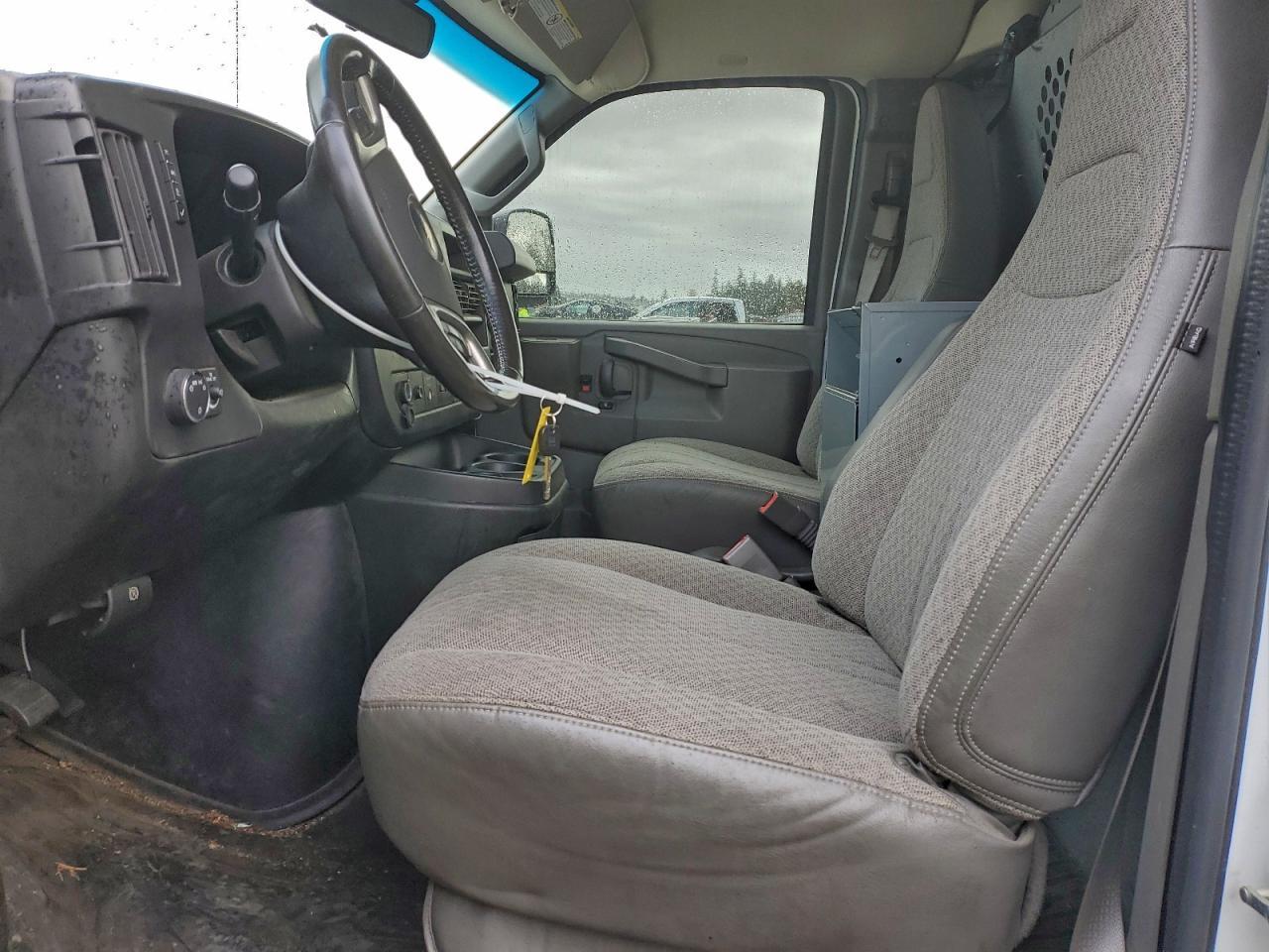 2017 Chevrolet Express Delivery van