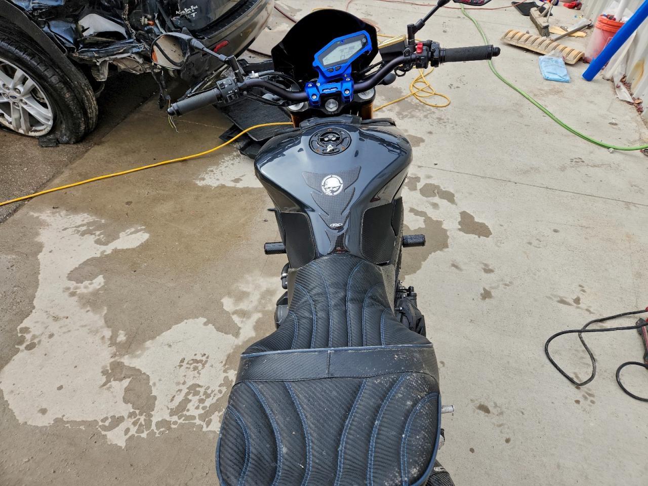 2014 Yama FZ09