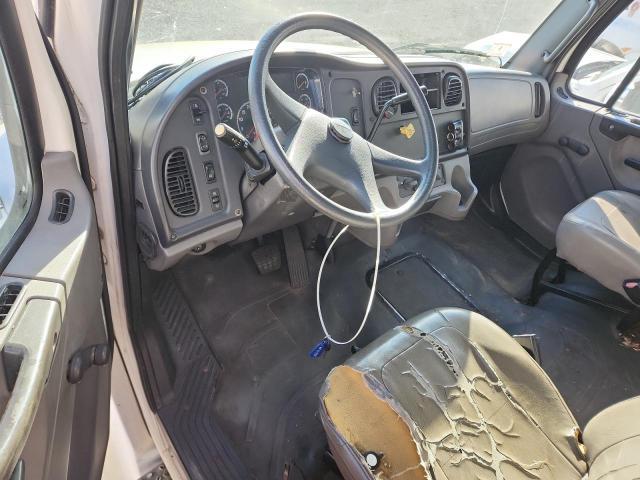 2006 Freightliner Business Class M2 BOX Truck