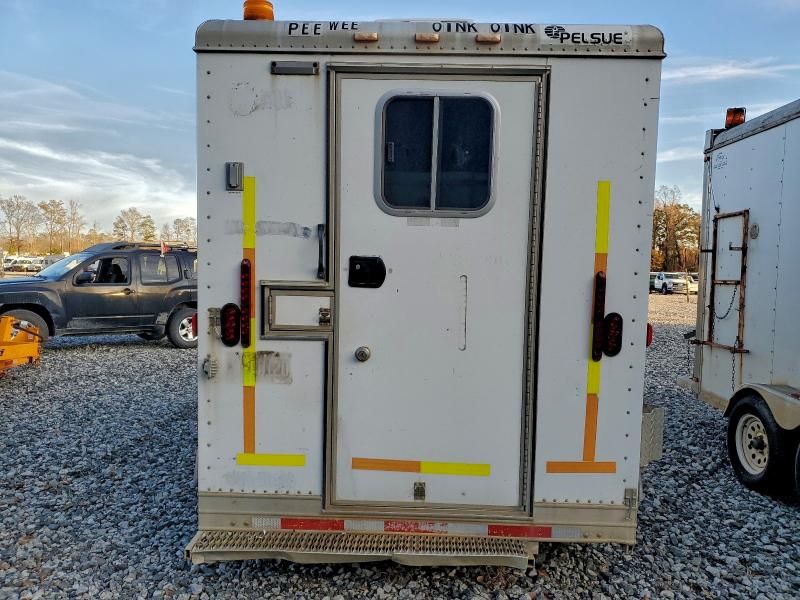 2004 Featherlite Mfg Inc 2004 Featherlite 1627 Fiber Optic Splicing  Traile