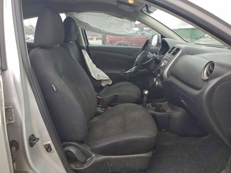 2013 Nissan Versa 1.6 s