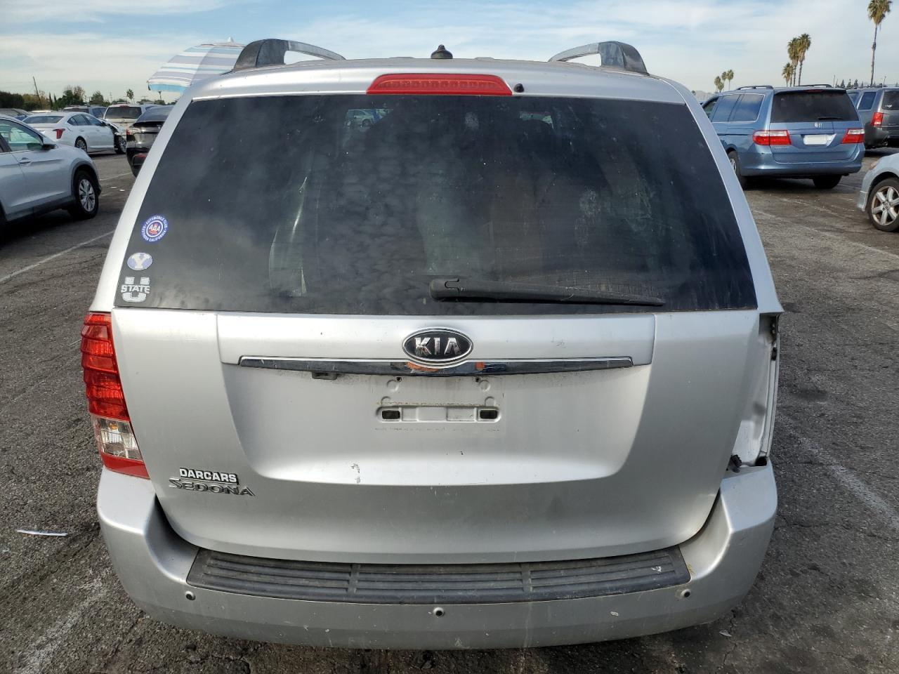 2012 KIA Sedona lx