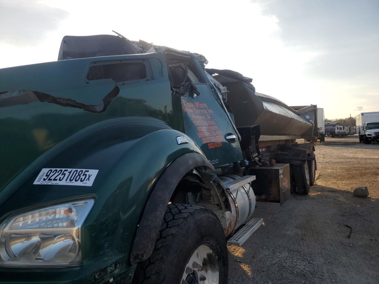 2020 Kenworth T880 Dump Truck