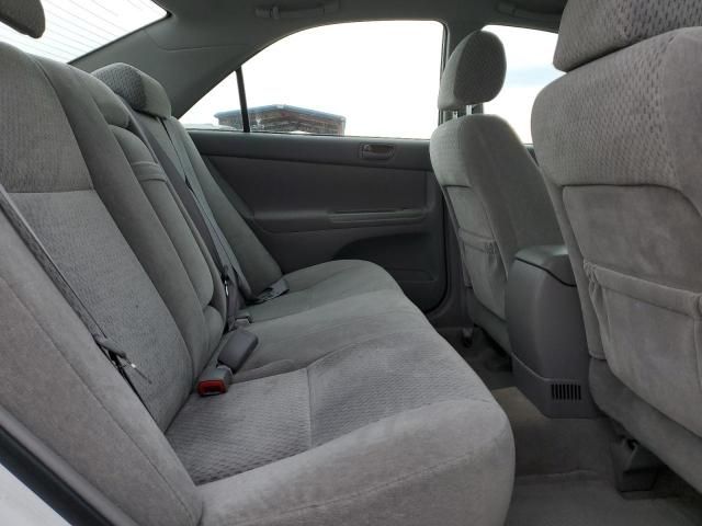 2004 Toyota Camry le
