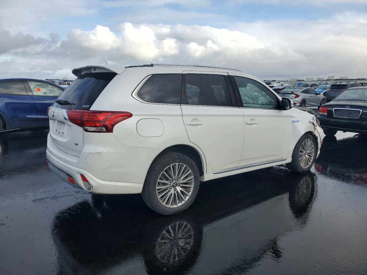 2022 Mitsubishi Outlander sel