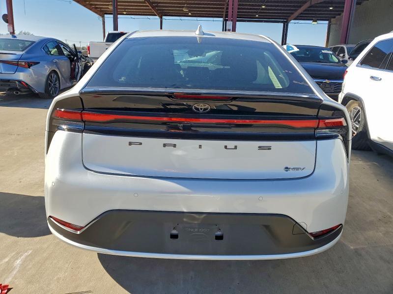 2025 Toyota Prius le