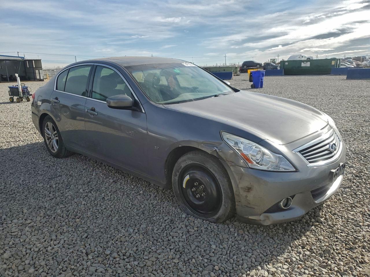 2015 Infiniti Q40