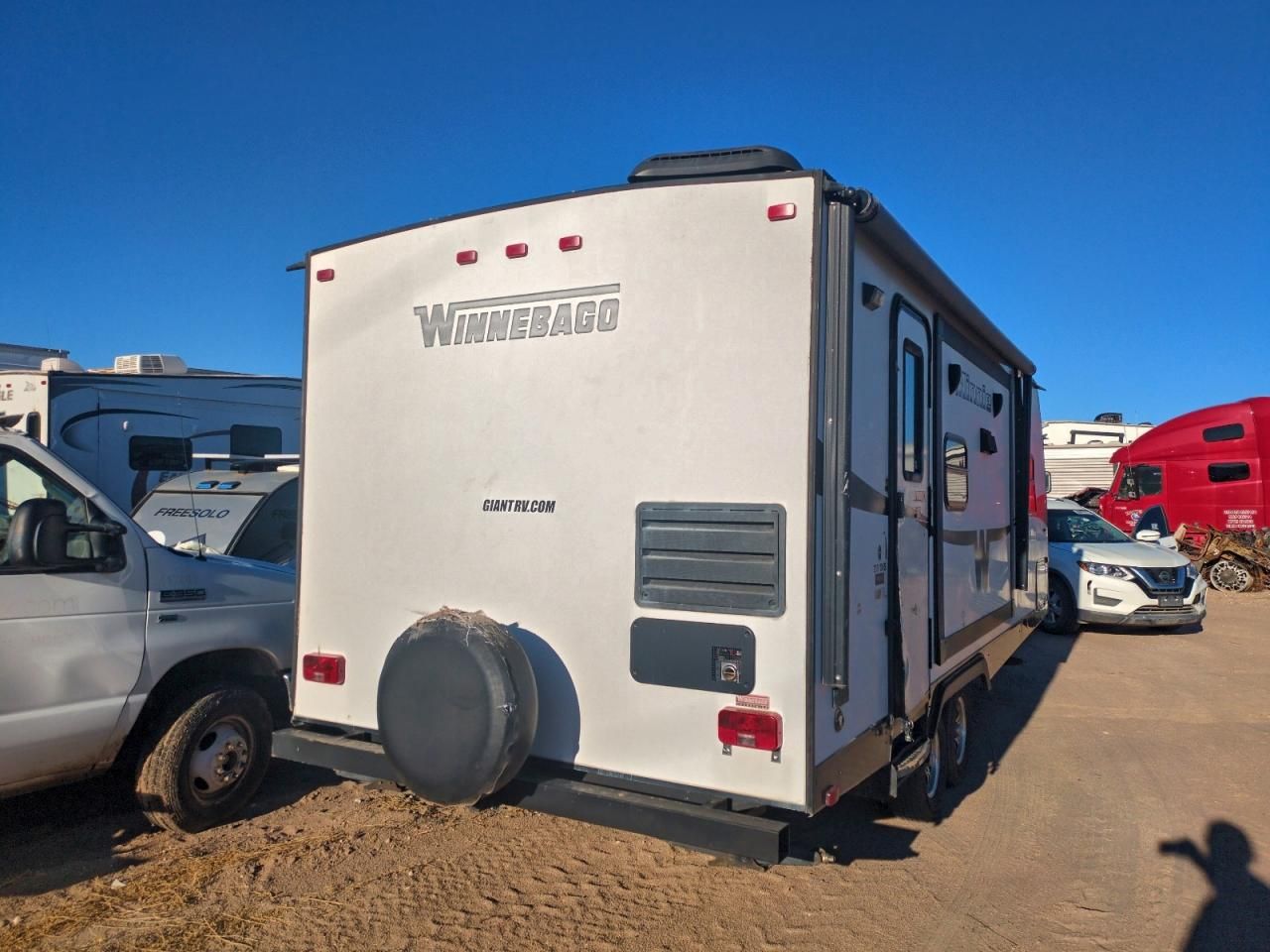 2015 Winnebago Minnie Win-trailer