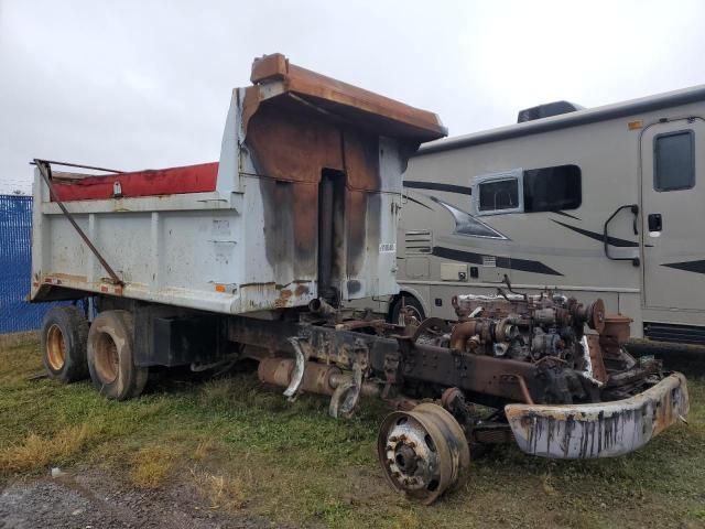 2004 Sterling LT 9500