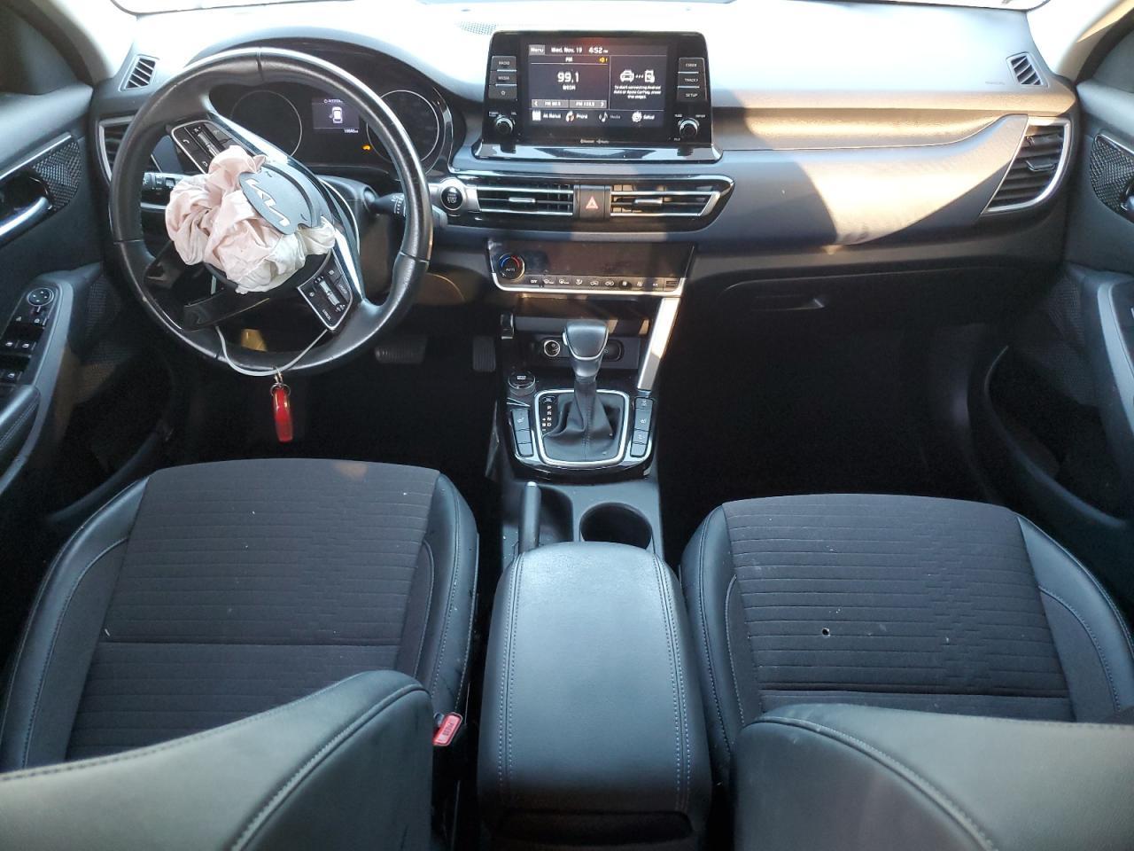 2023 KIA Seltos s